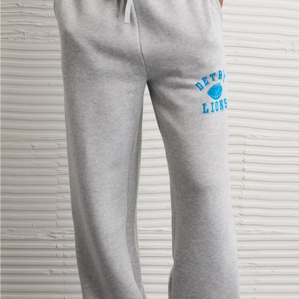 NFL x American Eagle Detroit Lions Gray Sweatpants